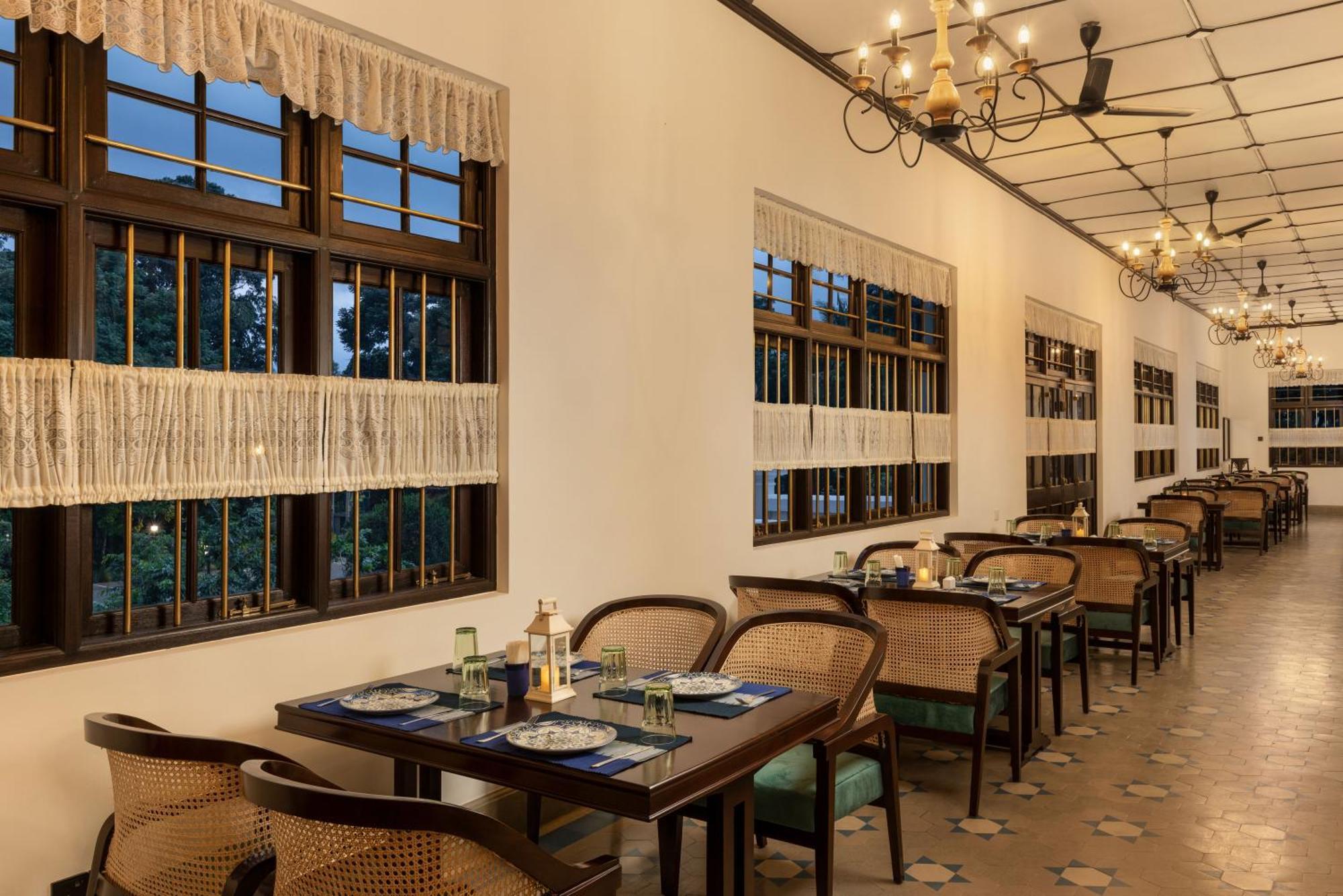 The Grand Walawwa Otel Pinnawala  Dış mekan fotoğraf